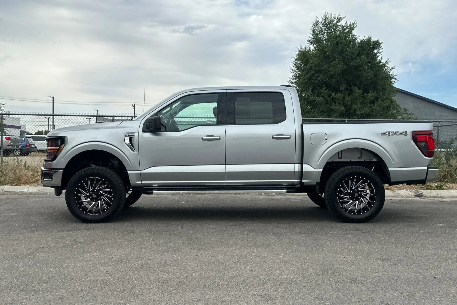 Used 2024 Silver Ford XLT image 6