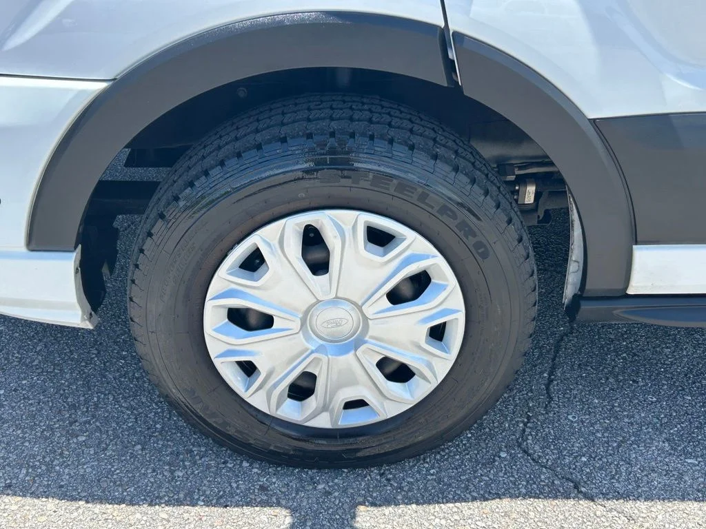 Certified Used 2024 Oxford White Ford XLT image 18