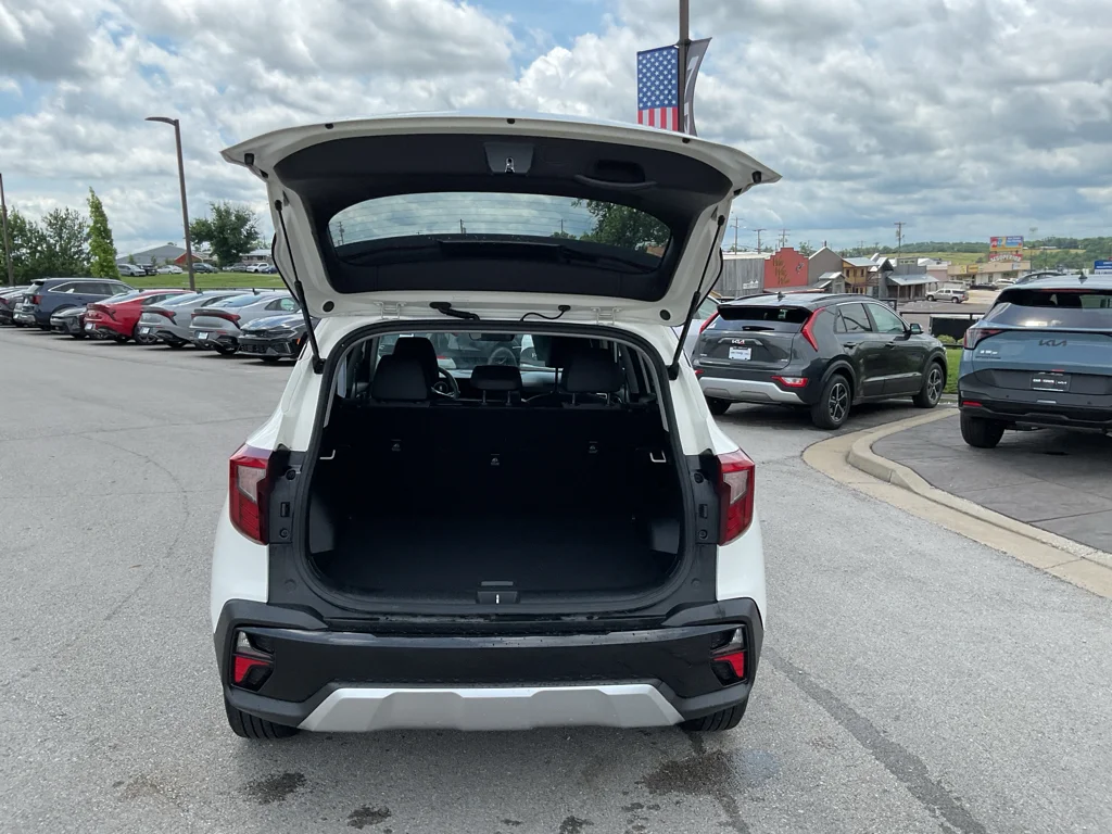 Used 2024 Clear White/Black Roof Kia S image 14