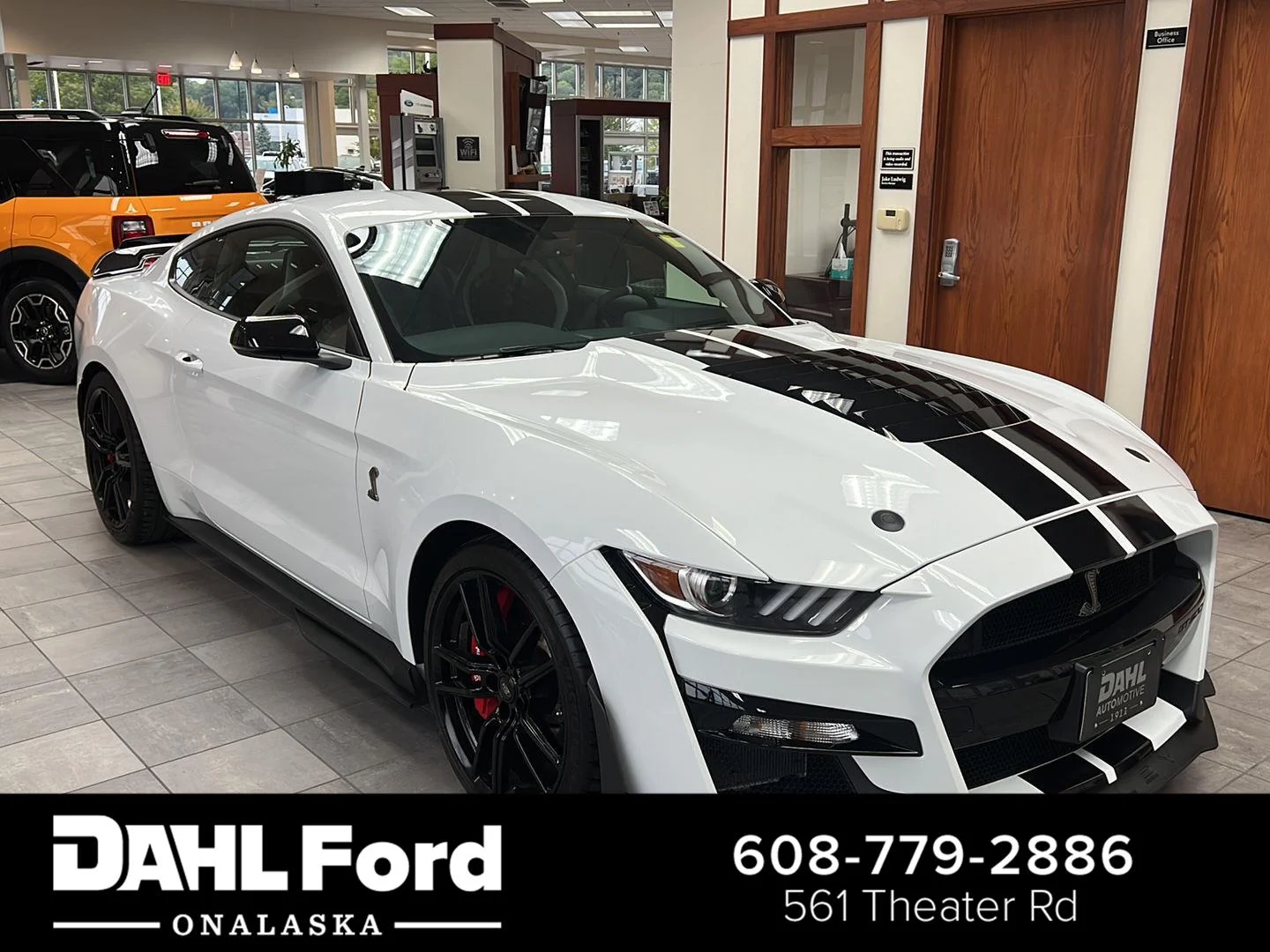 Used 2021 Oxford White Ford Shelby GT500 image 1