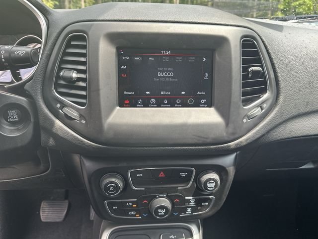 Used 2019 Red Jeep Latitude image 15