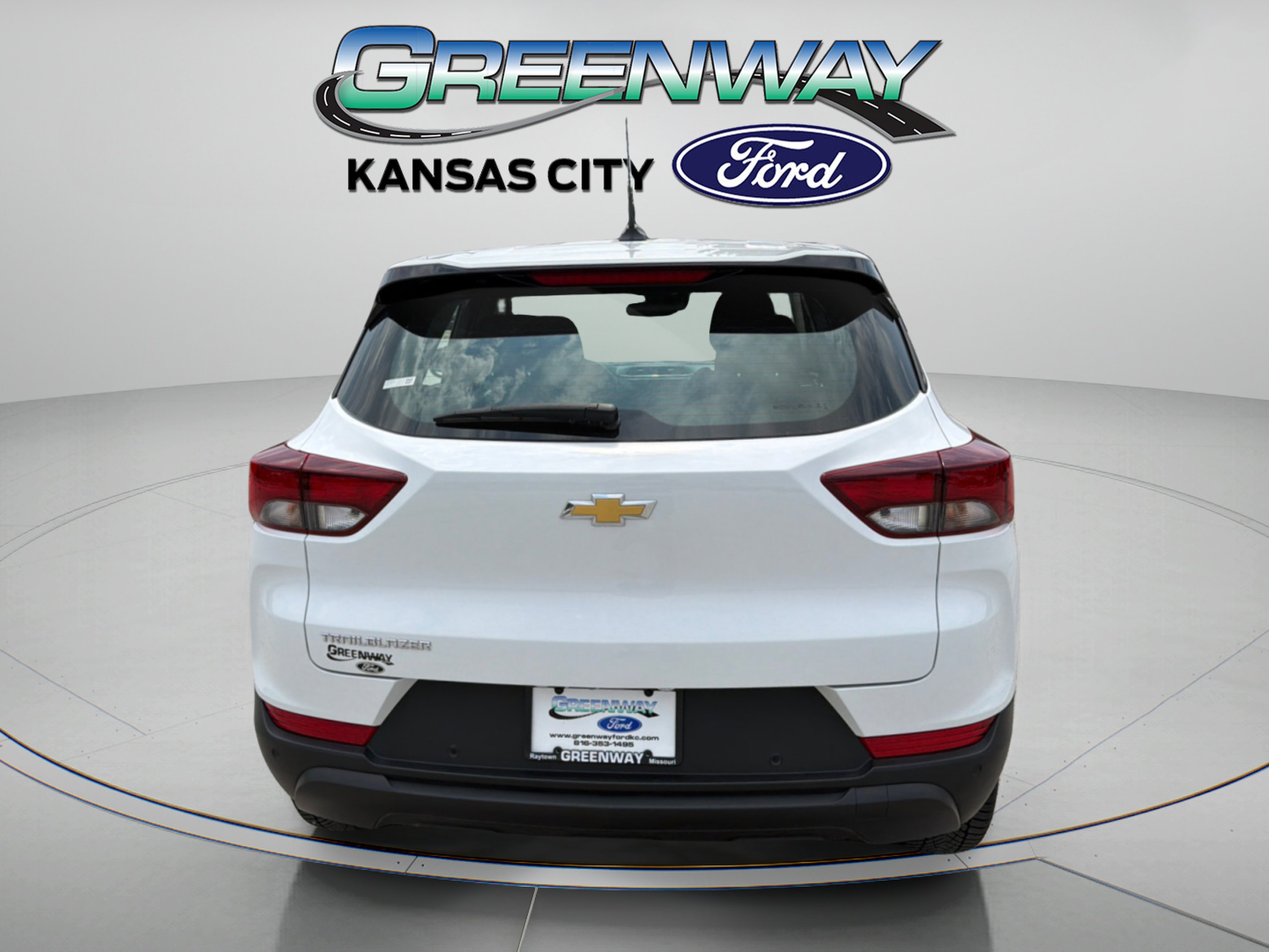 Used 2022 Summit White Chevrolet LS image 7