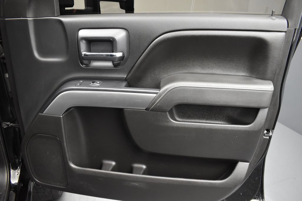 Used 2015 Black Chevrolet LT image 6