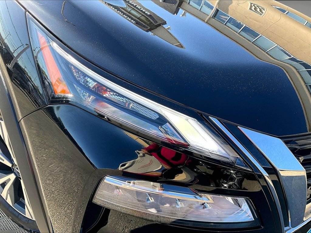 Used 2023 Black Nissan SV image 32