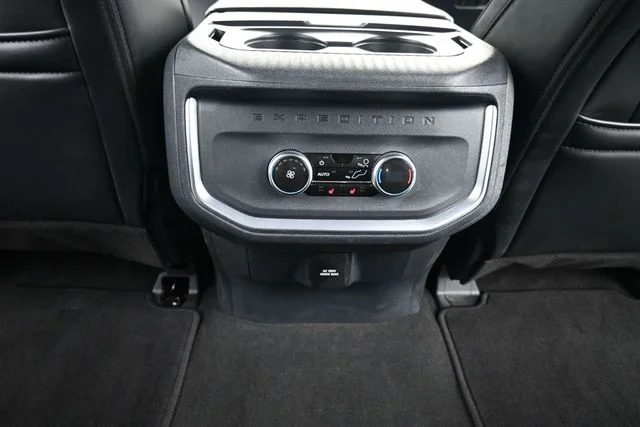 Used 2025 White Ford Platinum image 22