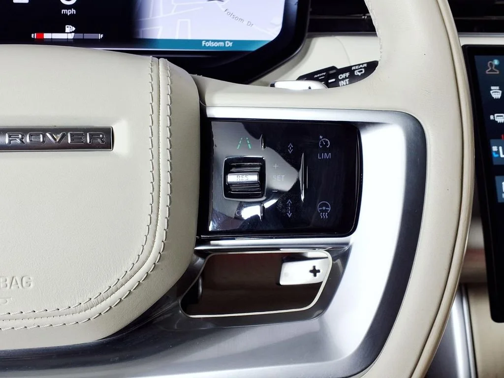 Used 2024 Green Land Rover Autobiography image 21