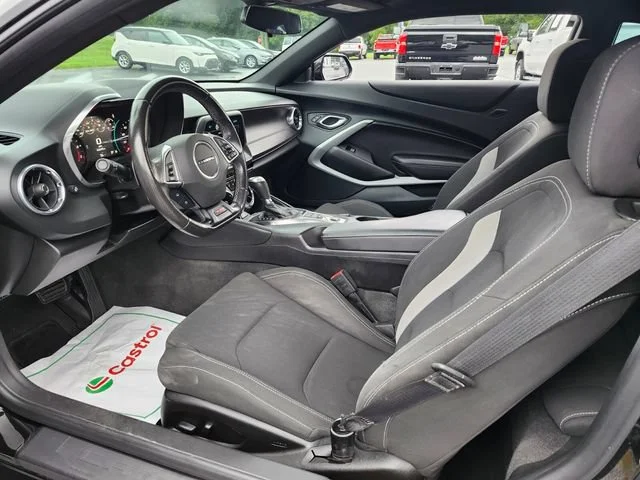 Used 2018 BLACK Chevrolet 1SS image 10