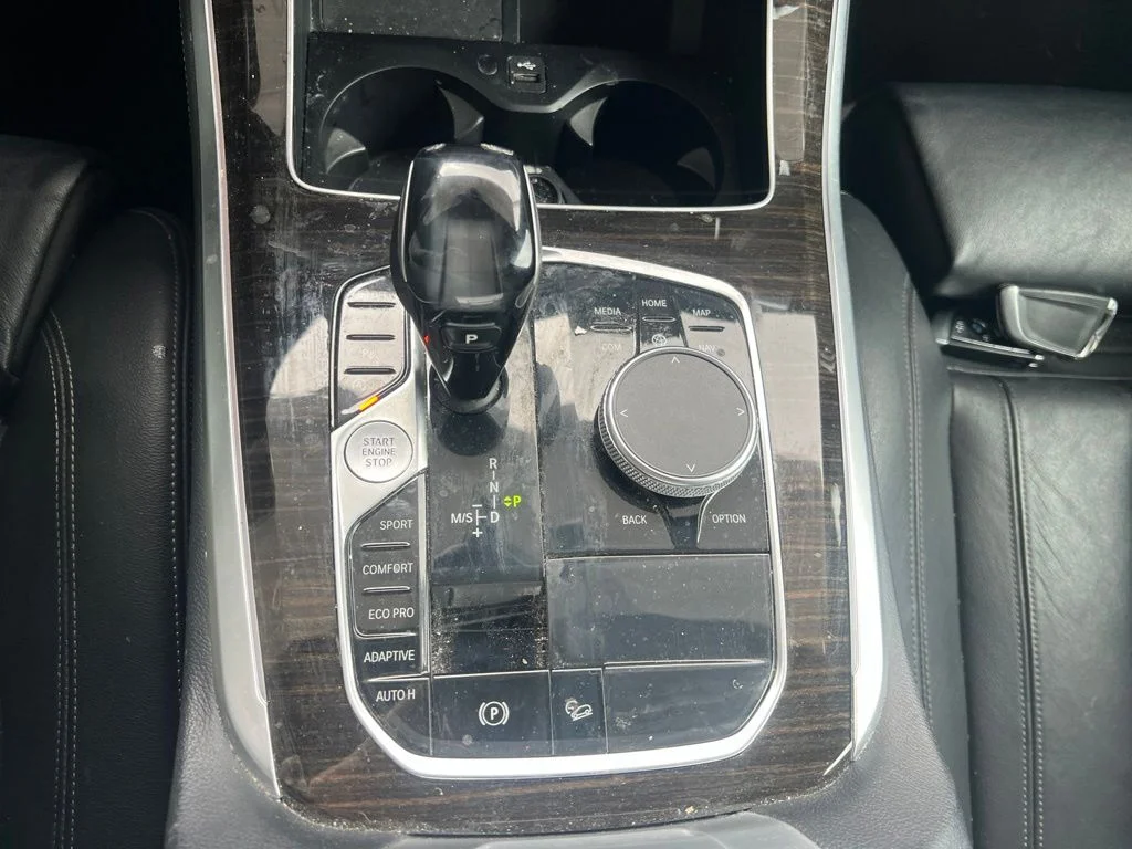 Used 2019 White BMW xDrive40i image 11
