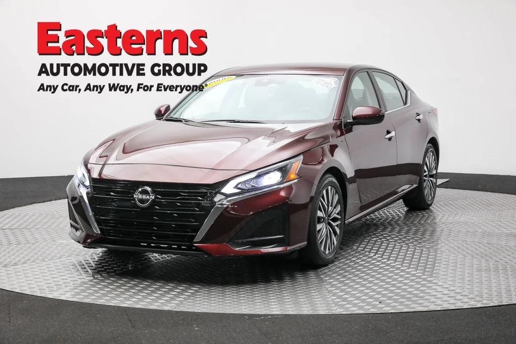 Used 2023 Red Nissan 2.5 SV image 1