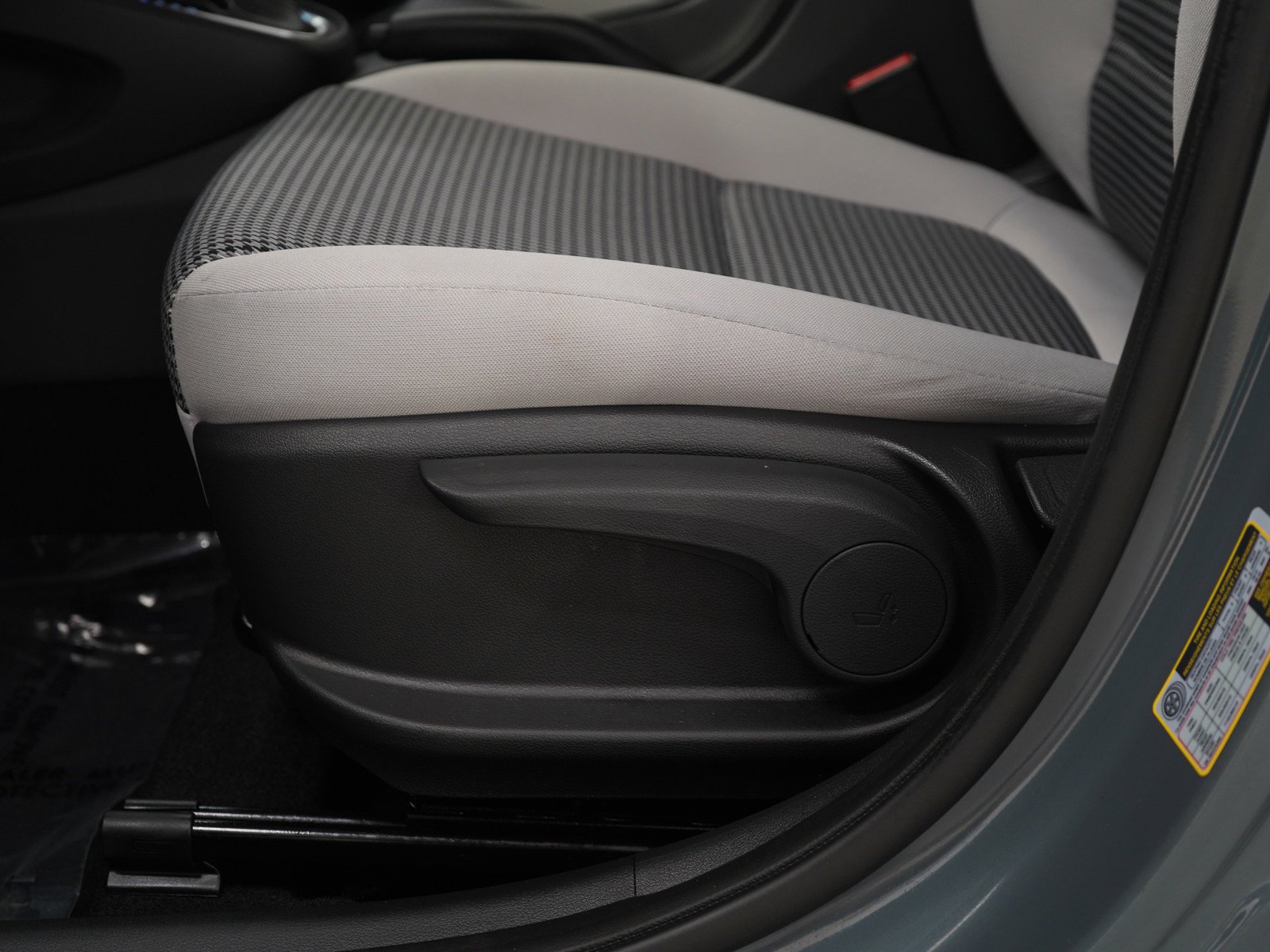 2022 Hyundai Kona SE - Photo 22