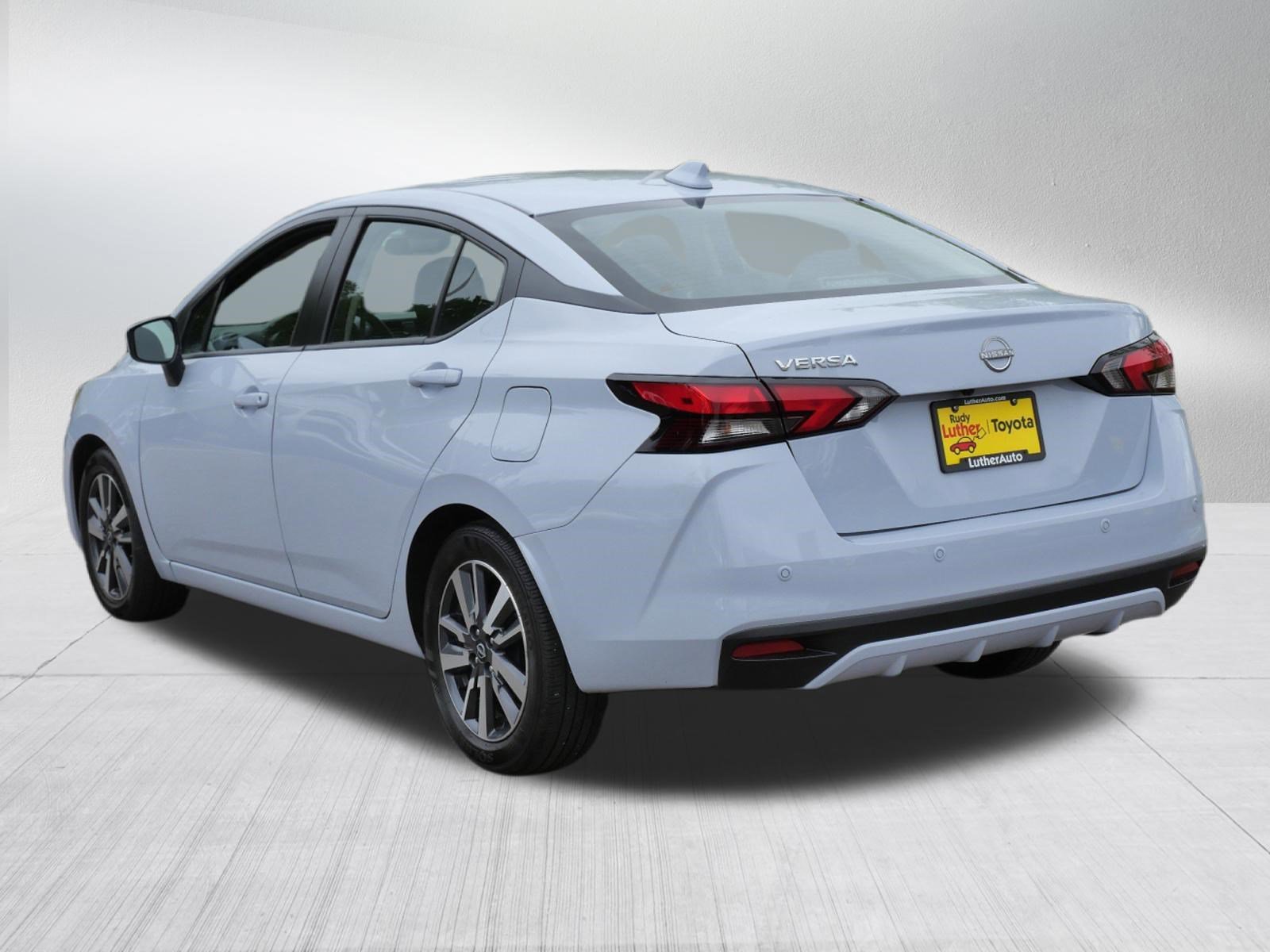 2025 Nissan Versa Sedan SV - Photo 5