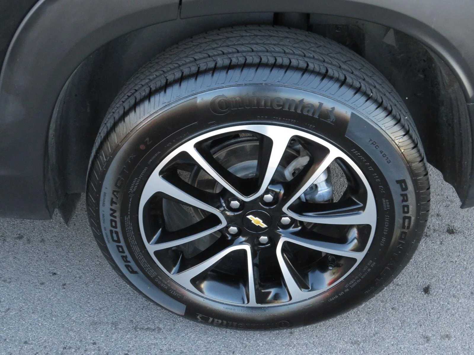 Used 2026 Mosaic Black Metallic Chevrolet LT image 17
