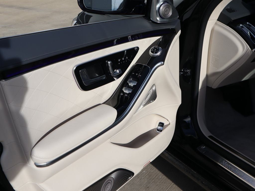 New 2026 Obsidian Black Metallic Mercedes-Benz S 580 image 19