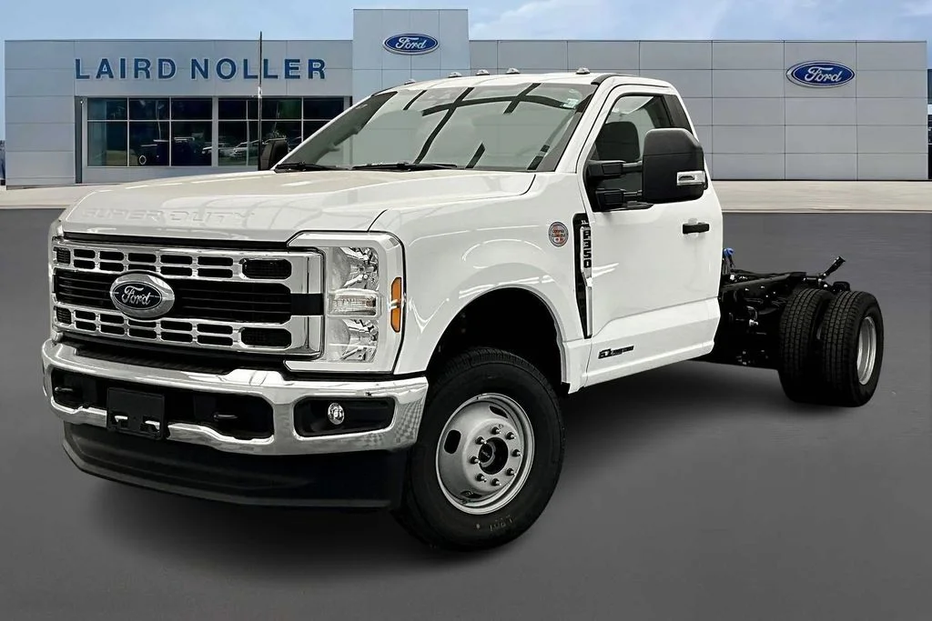 2026 Ford F-350 Super Duty Chassis Cab XL