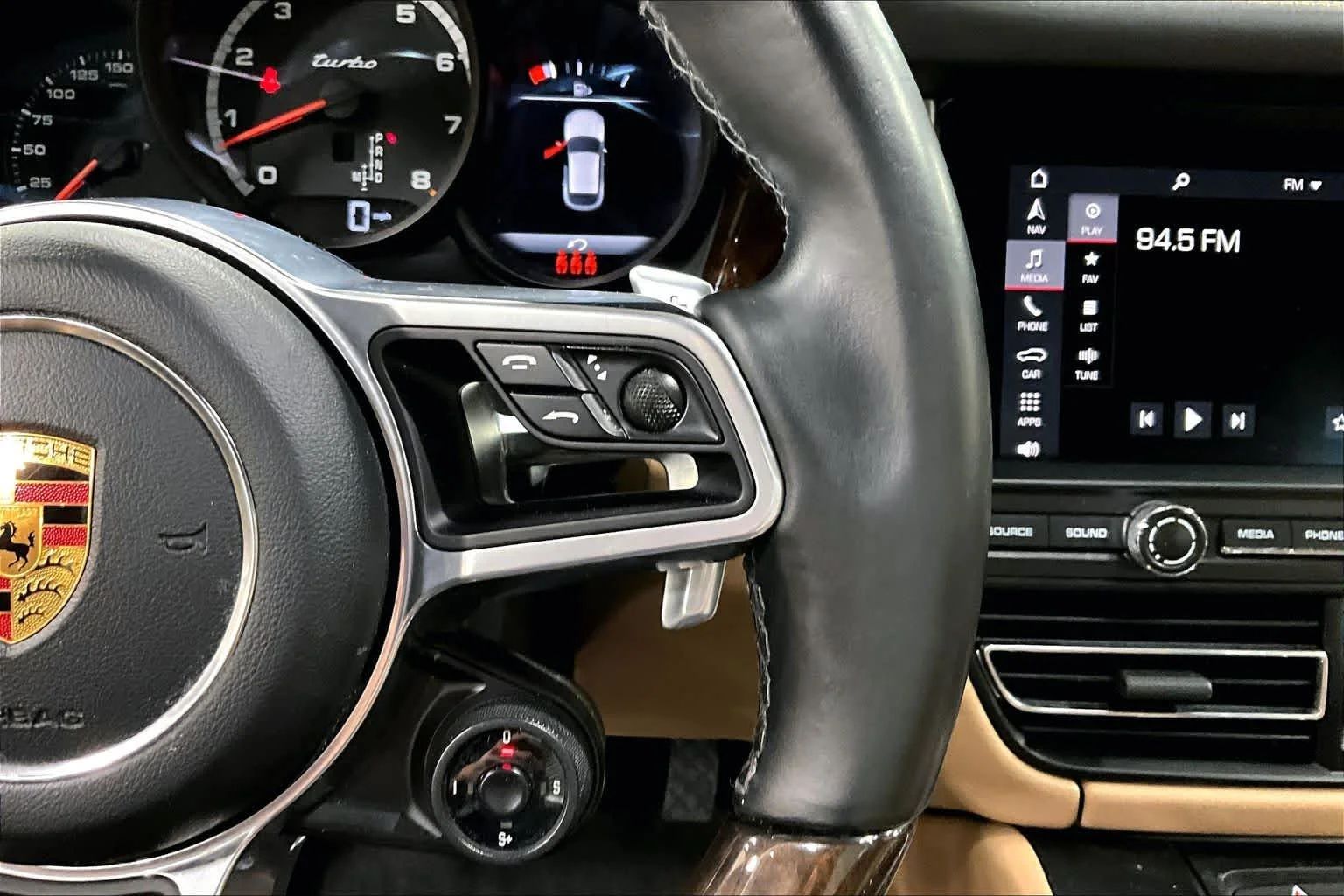 Used 2020 Mamba Green Metallic Porsche Turbo image 25