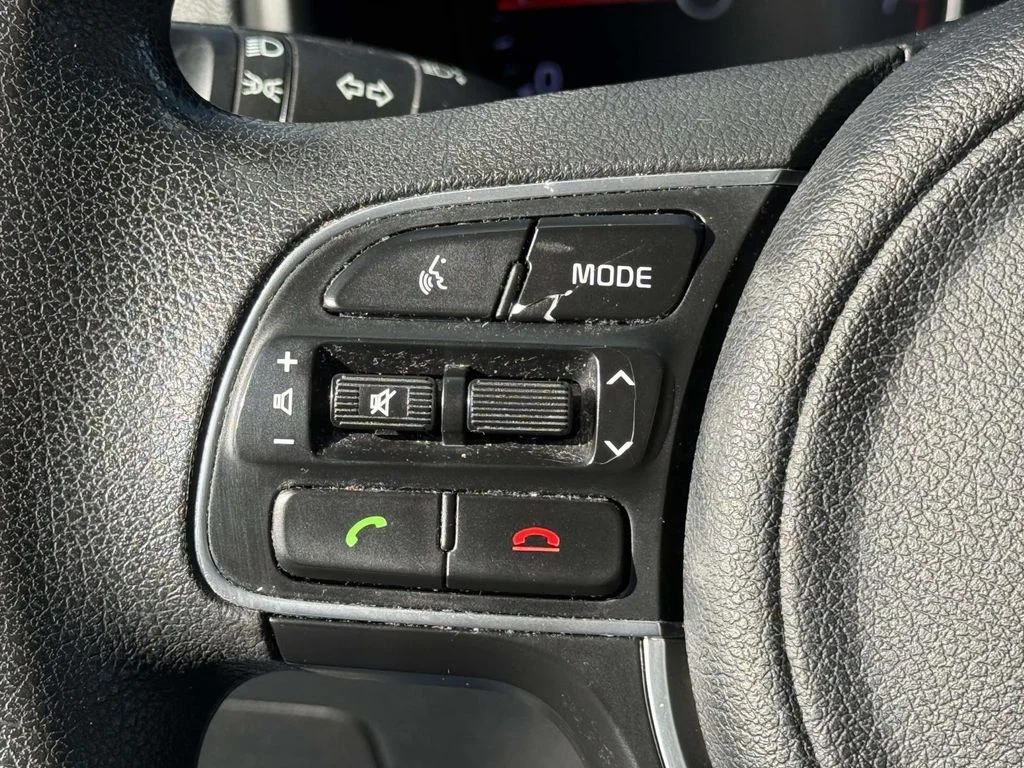 Used 2019 Red Kia LX image 22