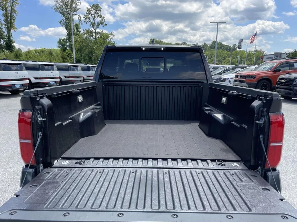 2024 Toyota Tacoma SR5 - Photo 32