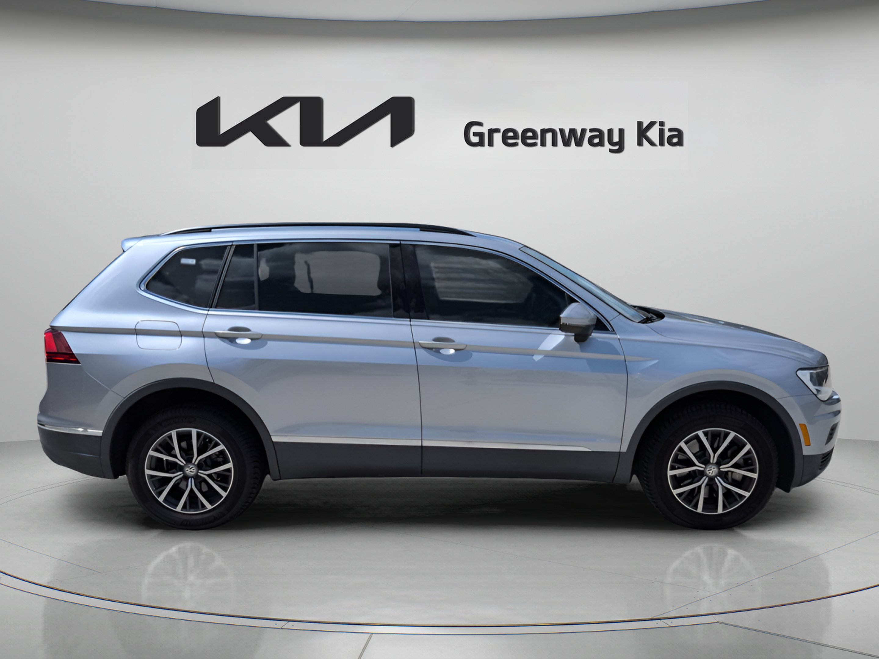 Used 2020 Silver Metallic Volkswagen 2.0T SE image 7
