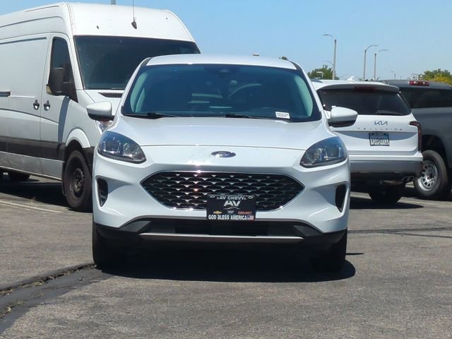 Used 2021 White Ford SE image 3