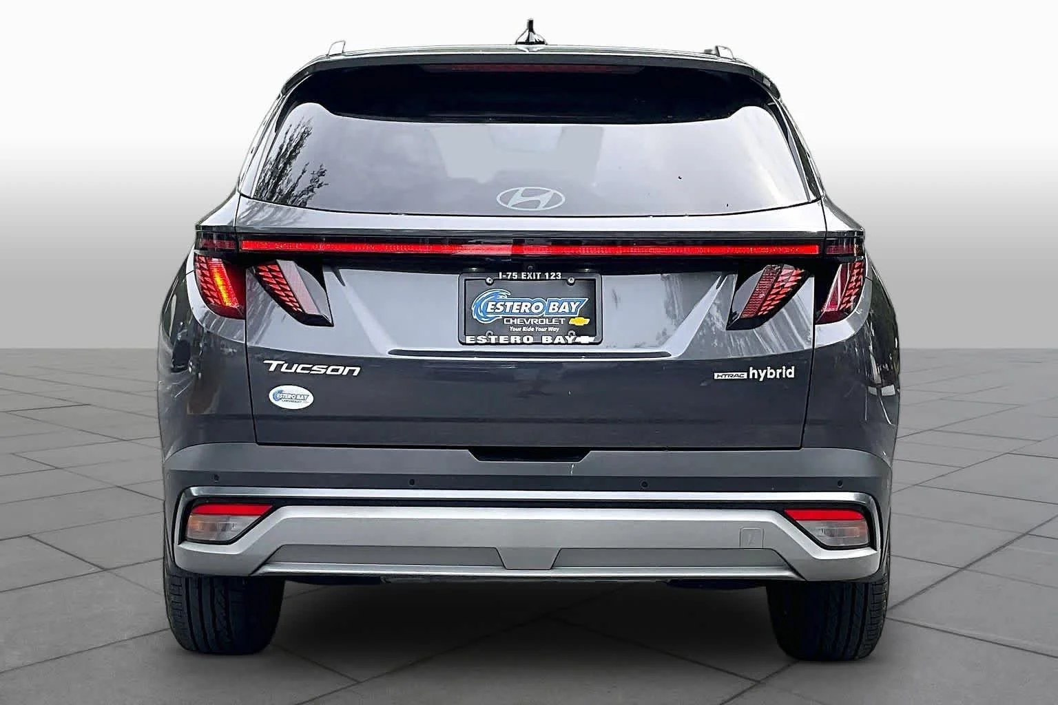 Used 2025 Titan Gray Hyundai Limited image 8