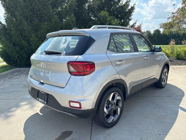 New 2025 Shimmering Silver Hyundai SEL image 39