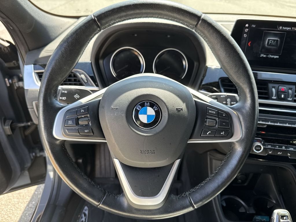 Used 2022  BMW xDrive28i image 11