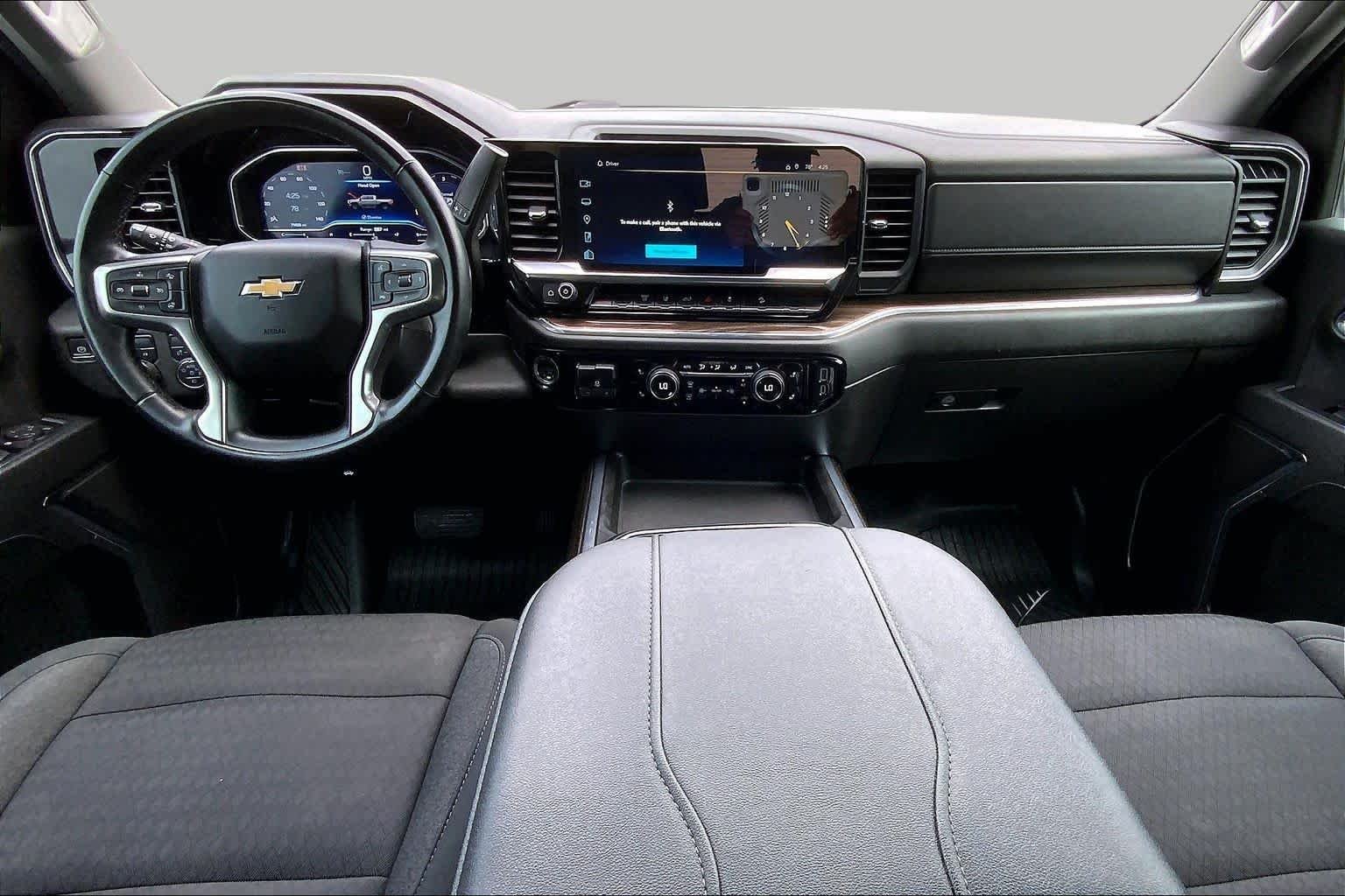 Used 2024 Summit White Chevrolet LT image 15