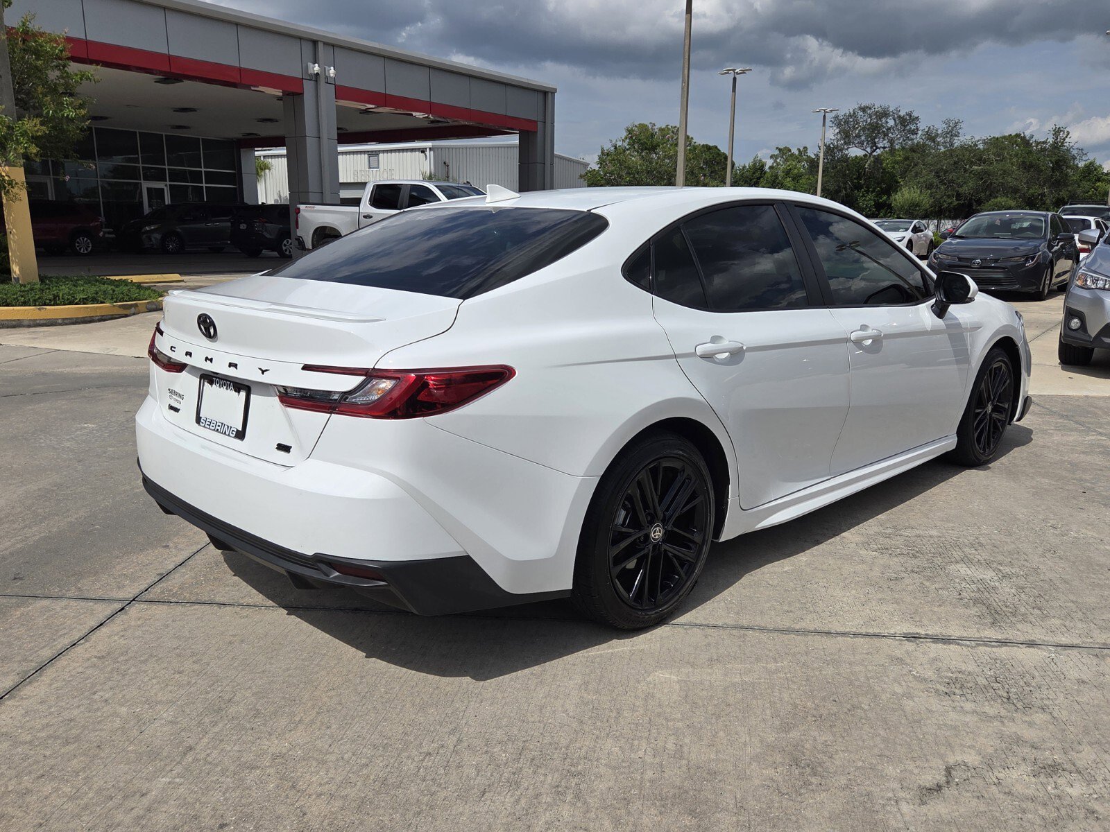Used 2025 Ice Cap Toyota SE image 9