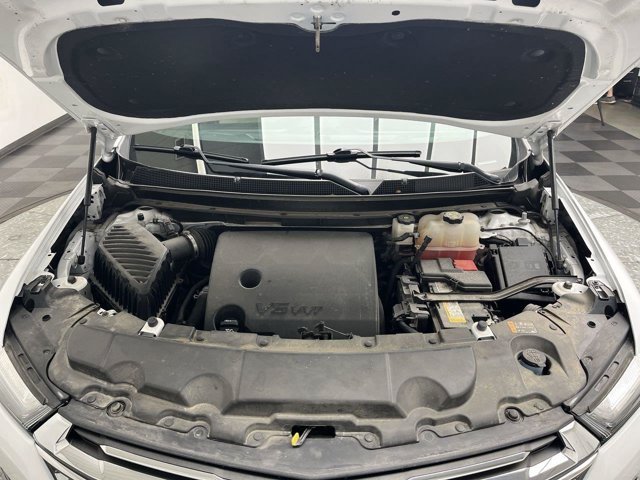 Used 2023 Summit White Chevrolet LT Cloth image 29