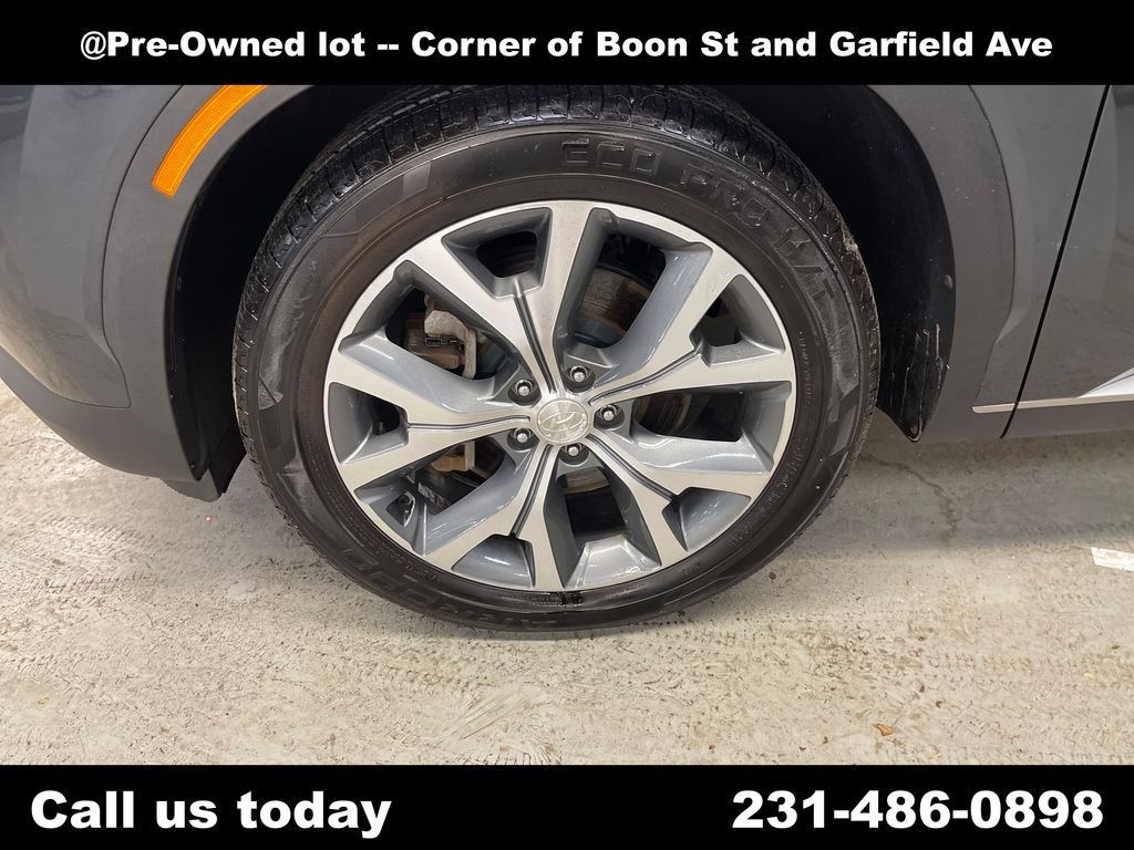 Used 2020 Gray Hyundai SEL image 5