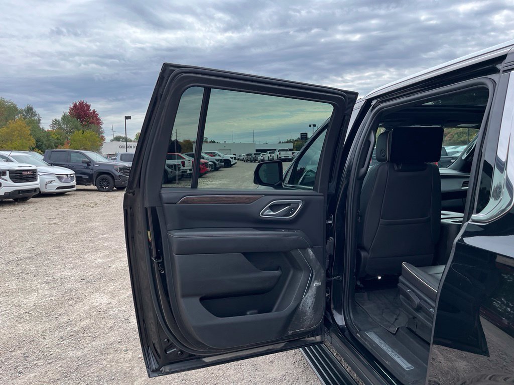 Used 2023 BLACK Chevrolet Premier image 33