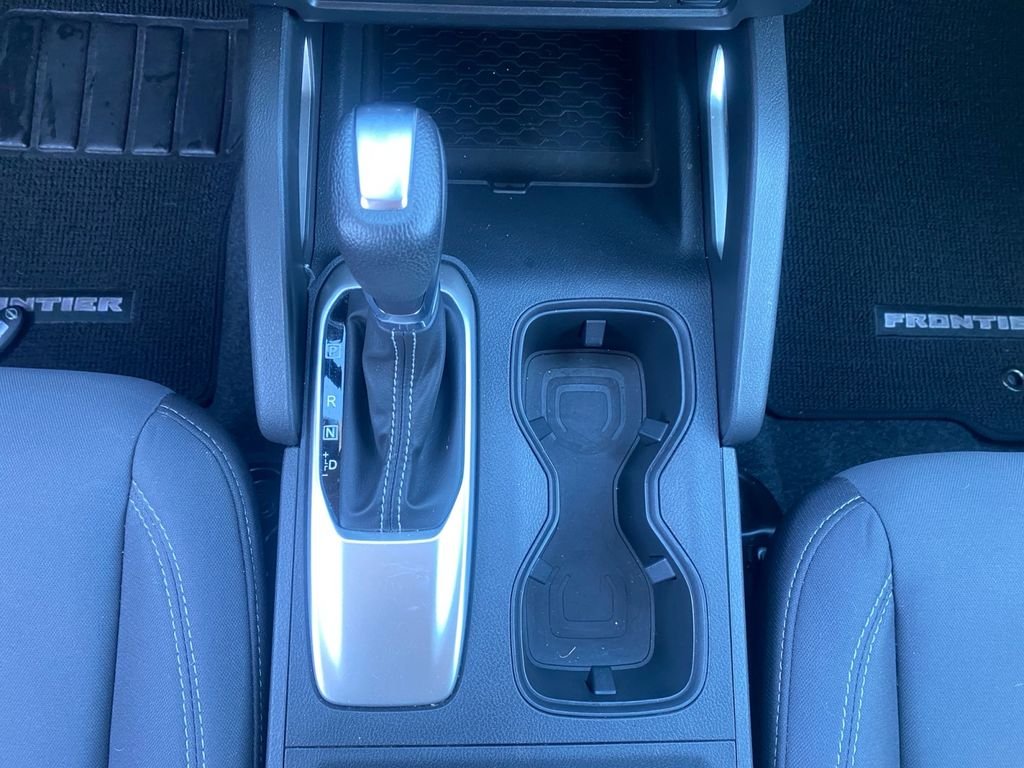 Used 2022 Gray Nissan SV image 21