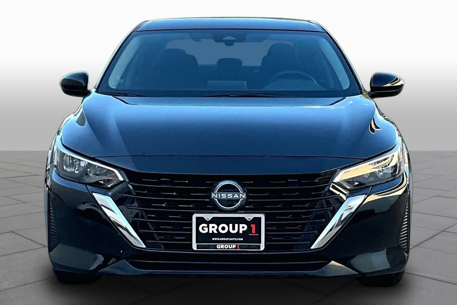 Used 2025 Super Black Nissan SV image 4