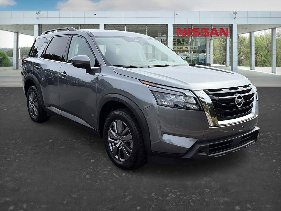 Used 2025 Super Black Nissan SV image 7