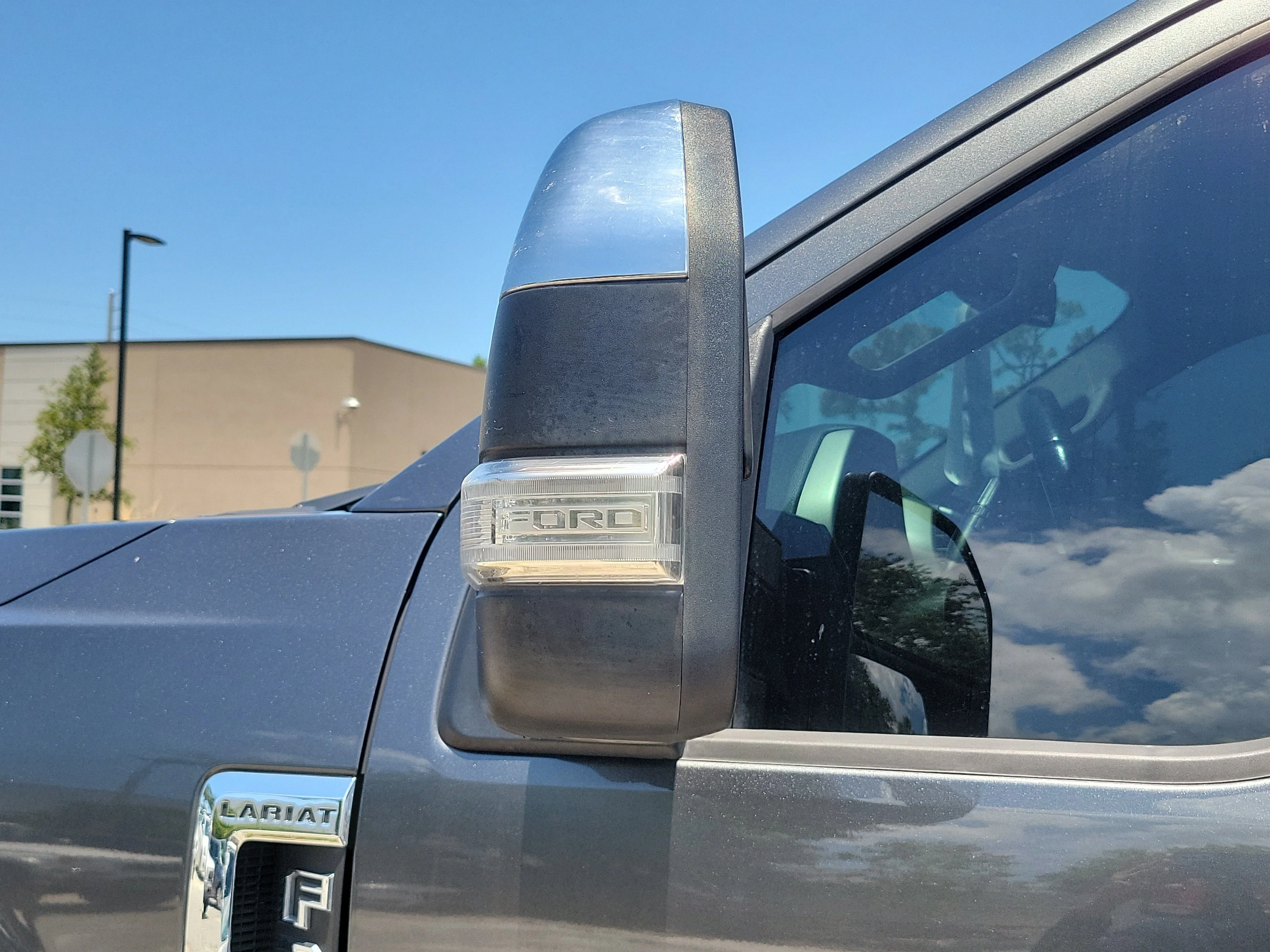 Used 2017 Magnetic Ford Lariat image 5