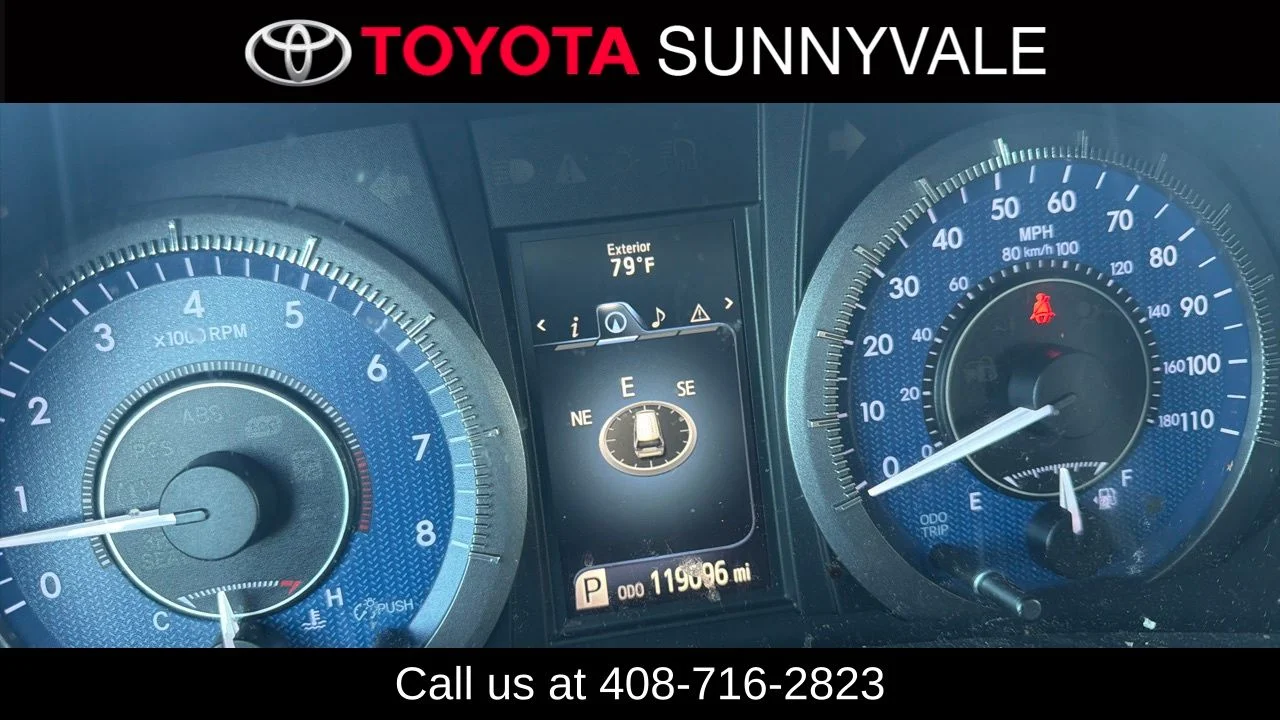 Used 2017 Blue Toyota XLE Premium image 3