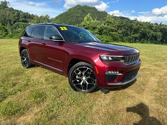 Used 2023 Red Jeep Summit Reserve image 2