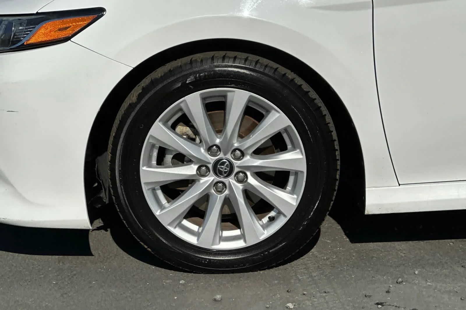 Used 2020 Super White Toyota LE image 29