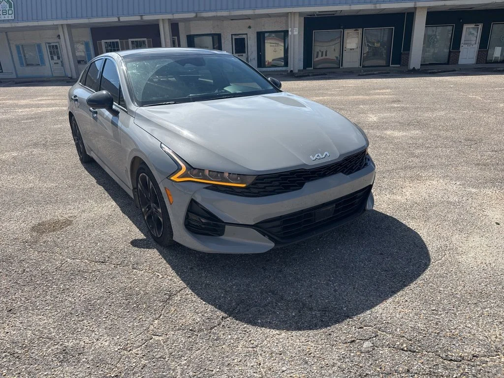 Used 2023 Wolf Gray Kia GT-Line image 1