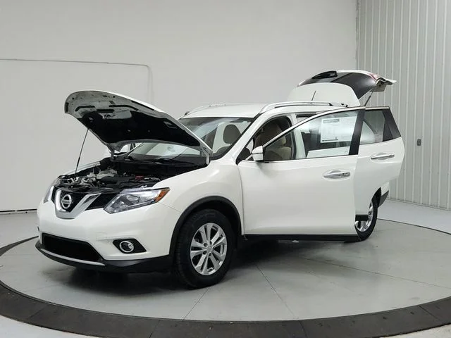 Used 2016 White Nissan SV image 11