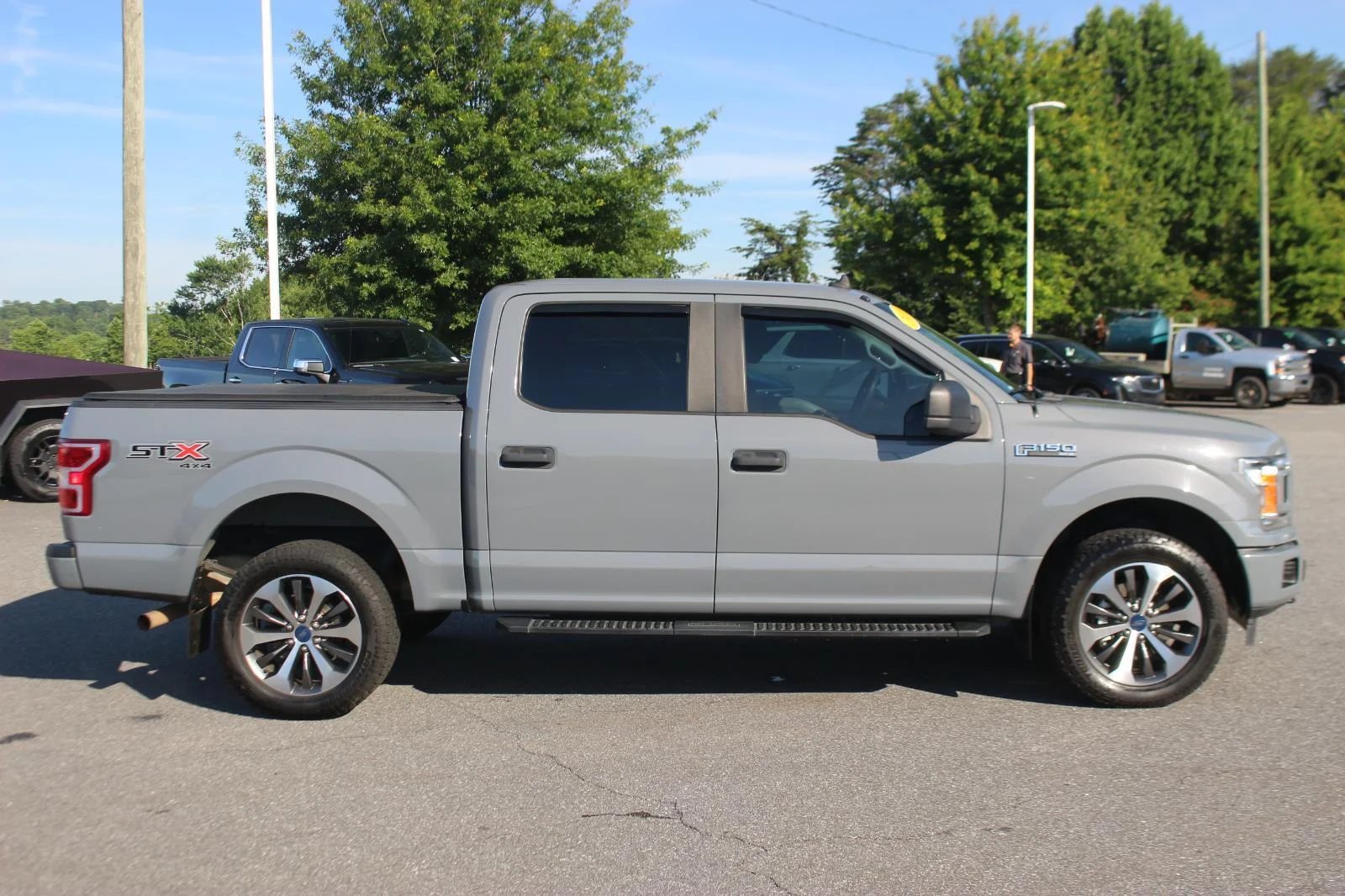 Used 2020 Grey Ford XL image 8