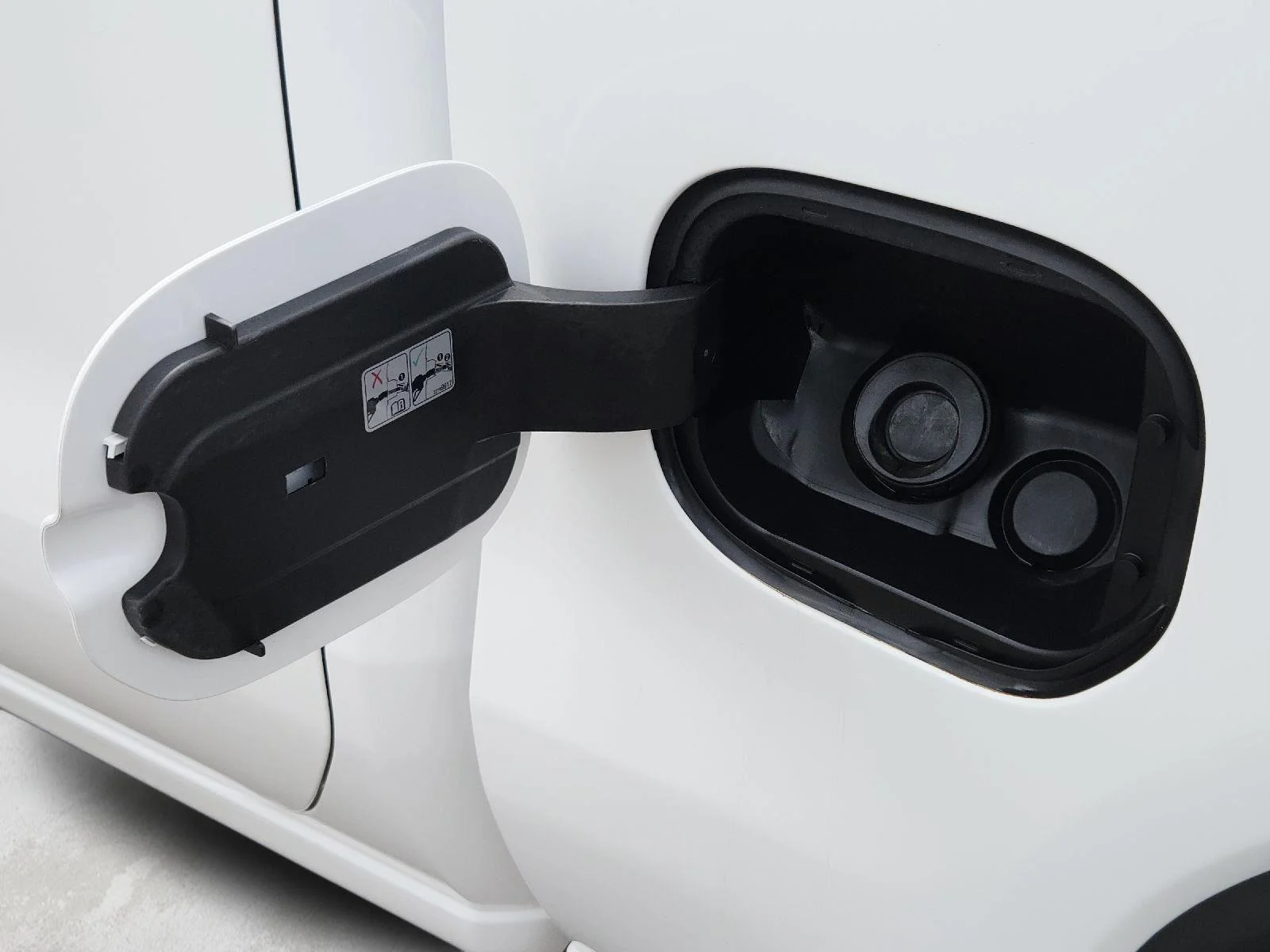 Used 2021 Summit White GMC Elevation image 11