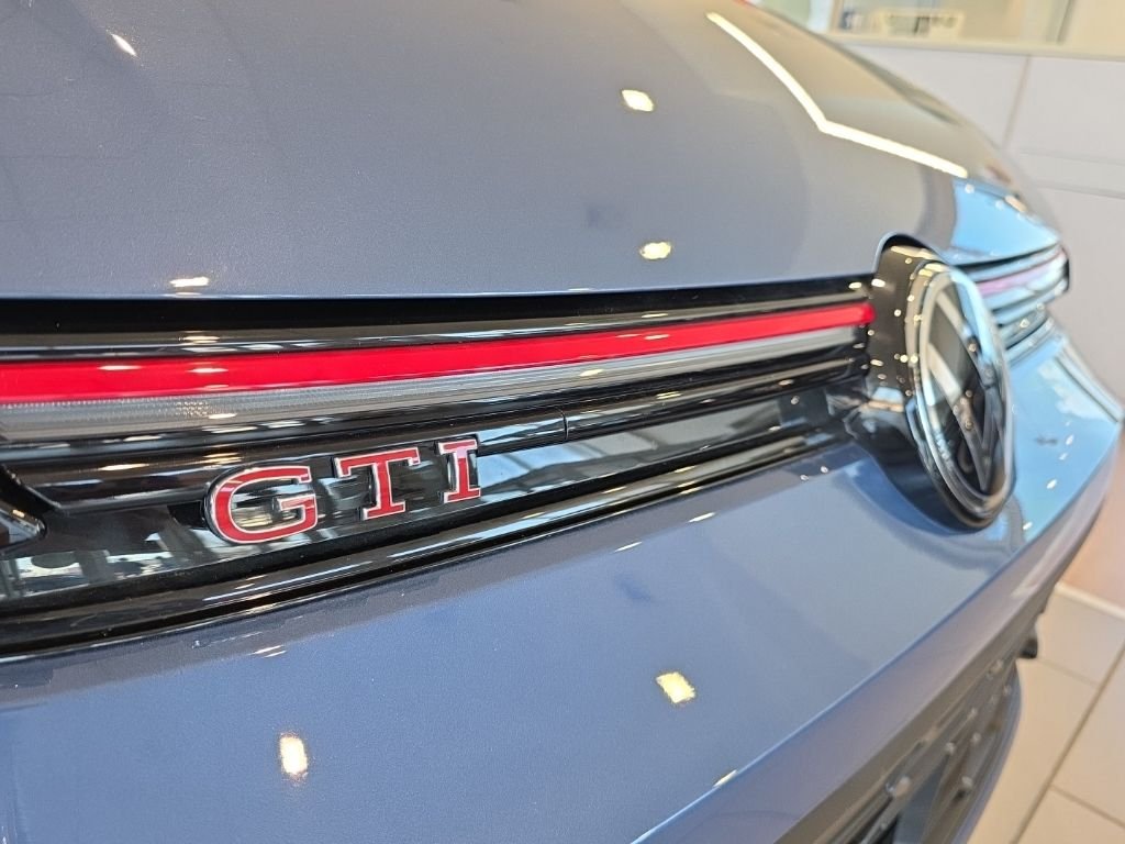 2025 Volkswagen Golf GTI SE - Photo 36