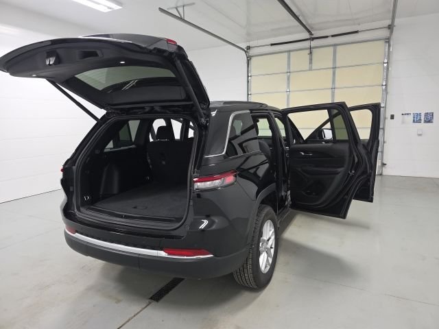 2026 Jeep Grand Cherokee Laredo - Photo 11