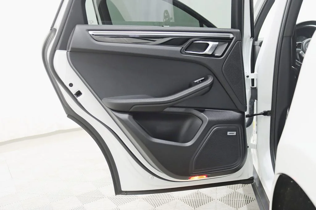 Used 2020 White Porsche S image 31