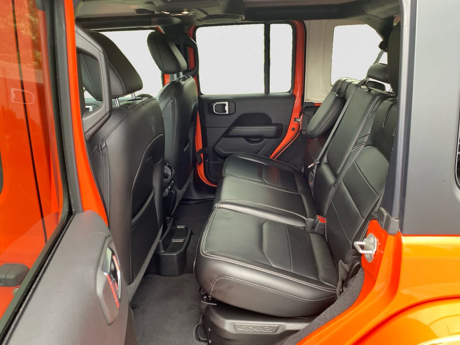 Used 2023 Punkn Metallic Clearcoat Jeep Sahara image 28