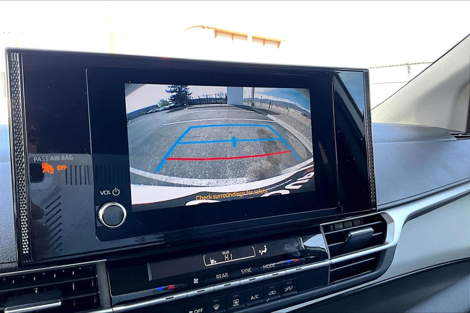 2025 Toyota Sienna LE - Photo 26