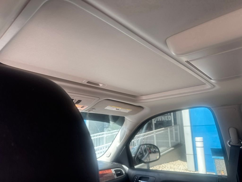 Used 2014 Silver Chevrolet LTZ image 16