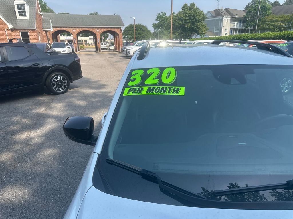 Used 2023 White Jeep Altitude image 38
