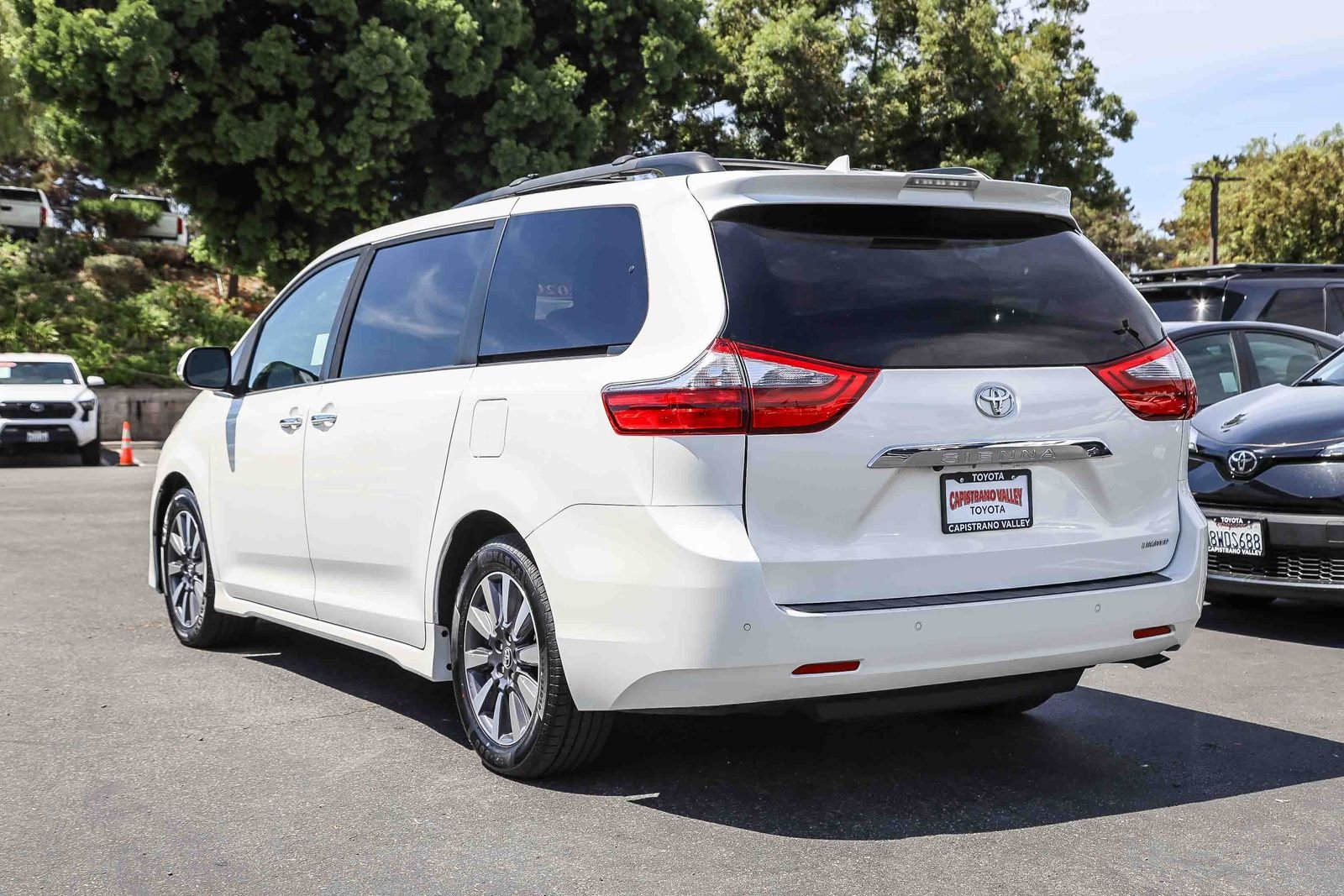Certified Used 2020 Blizzard Pearl Toyota Limited image 6
